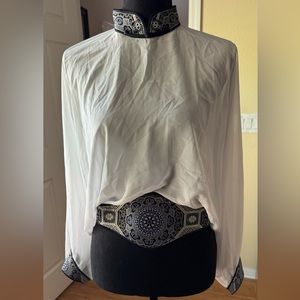 Traditional women top
